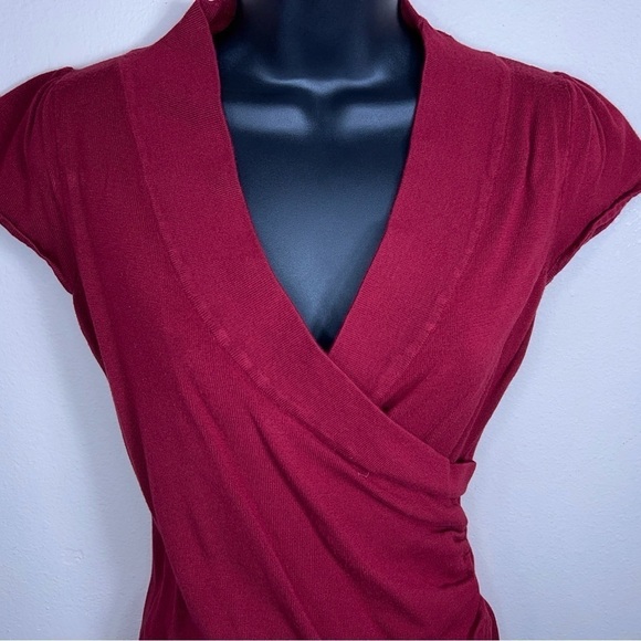 FITTED MAURICES RED KNIT TOP RETRO PINUP STRETCH MEDIUM VNECK - Picture 2 of 9